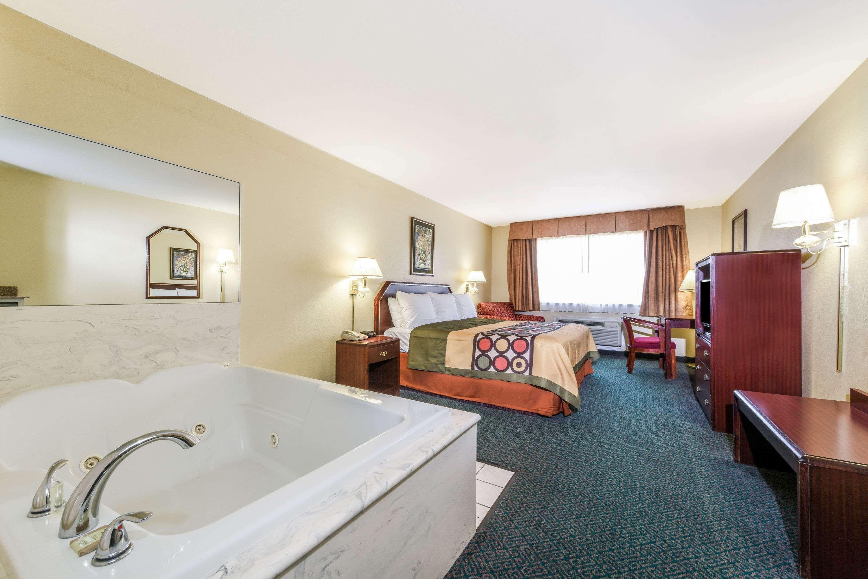 Super 8 By Wyndham Burleson Fort Worth Area Buitenkant foto